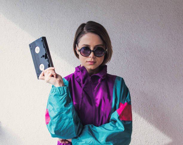 90s Fashion Comeback: Why Retro Style Is Dominating Modern Trends